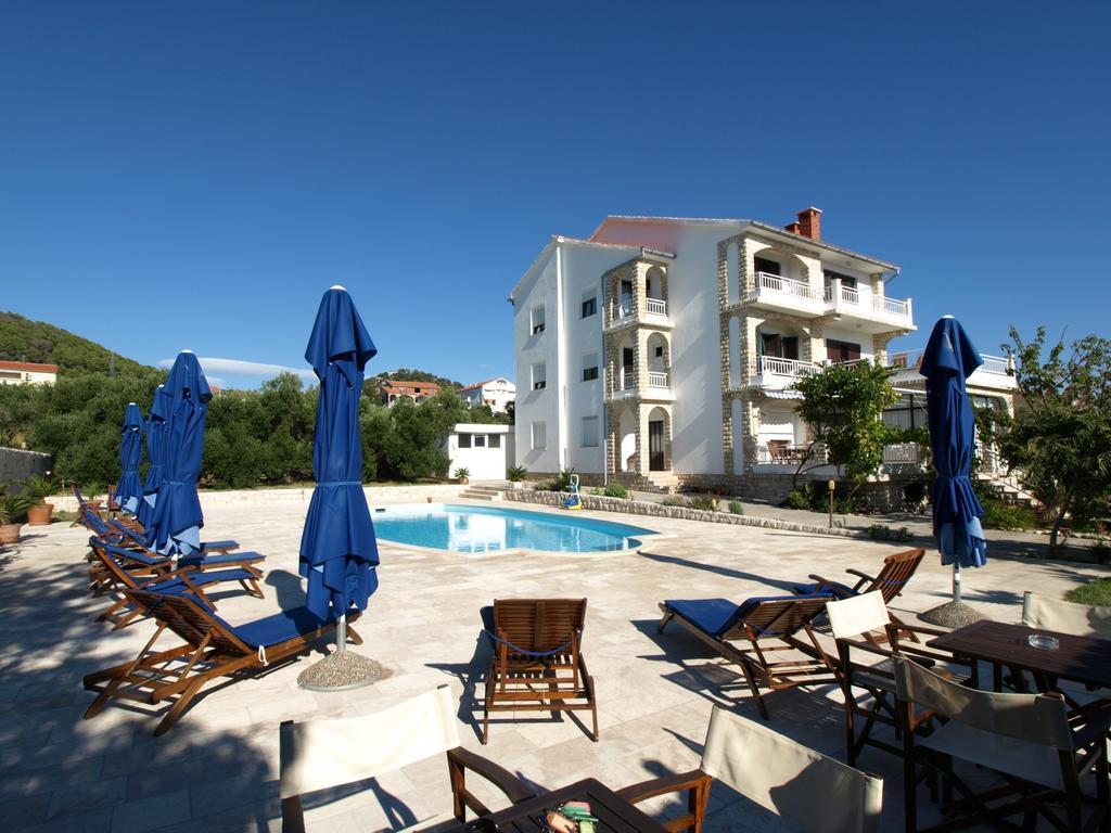 Apartments Villa Olga Rab Town Exterior photo