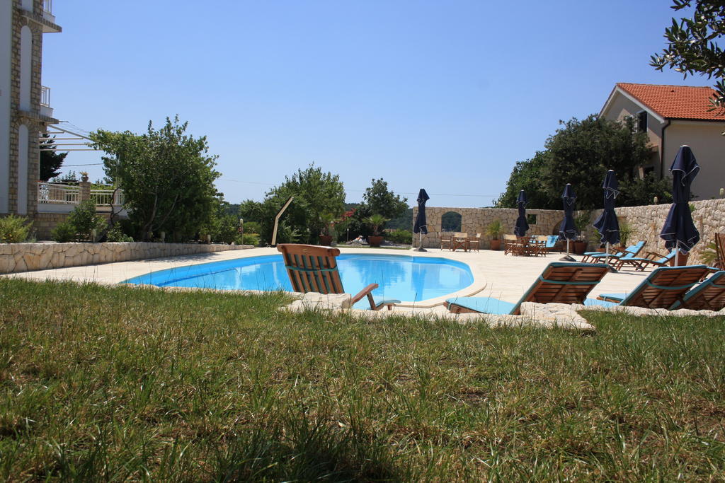 Apartments Villa Olga Rab Town Exterior photo