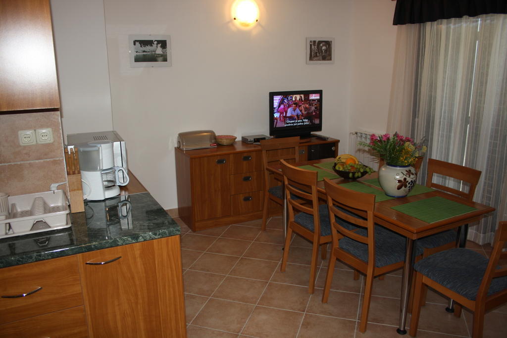 Apartments Villa Olga Rab Town Room photo