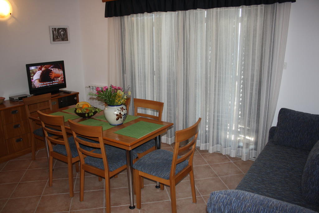 Apartments Villa Olga Rab Town Exterior photo