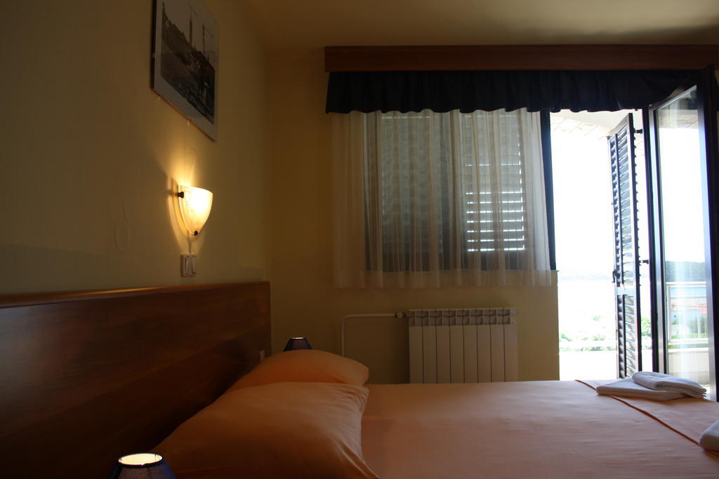 Apartments Villa Olga Rab Town Room photo